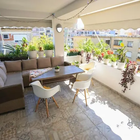 Colorful Oasis With Sunny Balcony Apartman Tirana