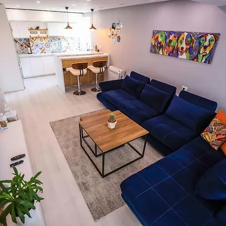 Colorful Oasis With Sunny Balcony Apartman *