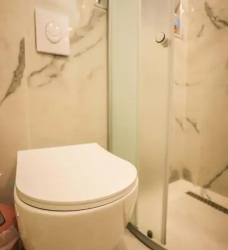 Colorful Oasis With Sunny Balcony Lägenhet *