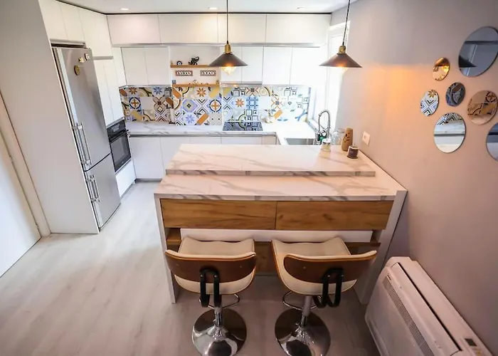 Colorful Oasis With Sunny Balcony